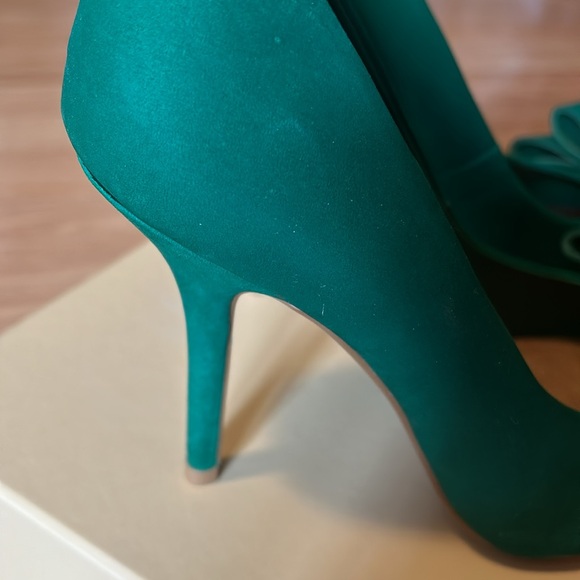 JustFab Luxe Fairfield Green Suede Leather Heels, Size 7.5/38 - Picture 3 of 9